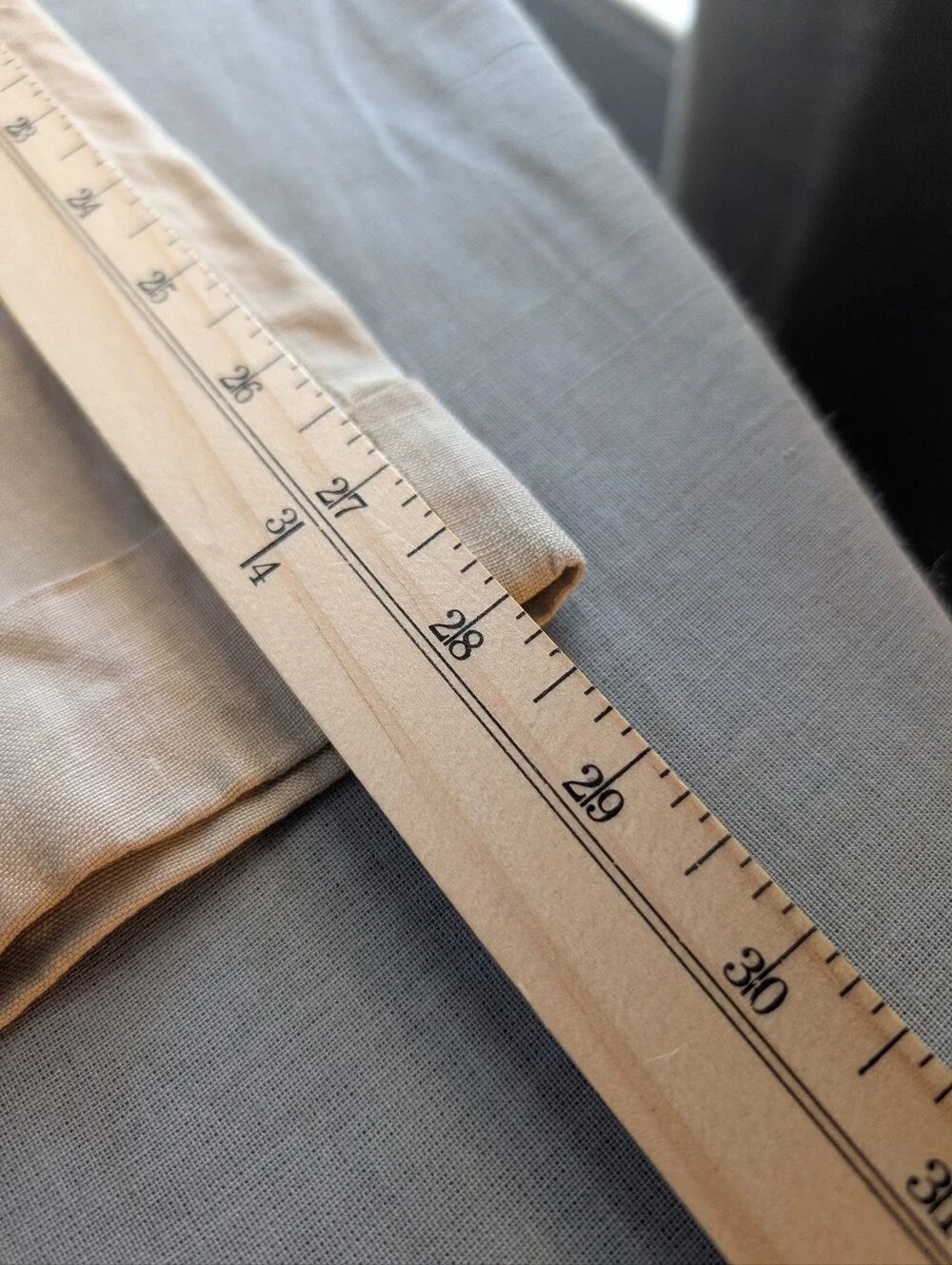 Brooks Brothers Light Beige Linen Pleated Chinos